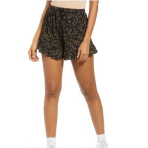 Lulu's Love is in The Air Ruffle Shorts NWT Size Small